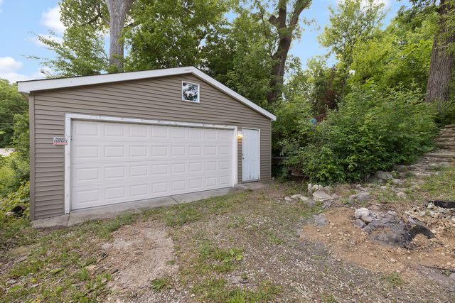 8717 Gardner Road, Fox River Grove, IL 60021