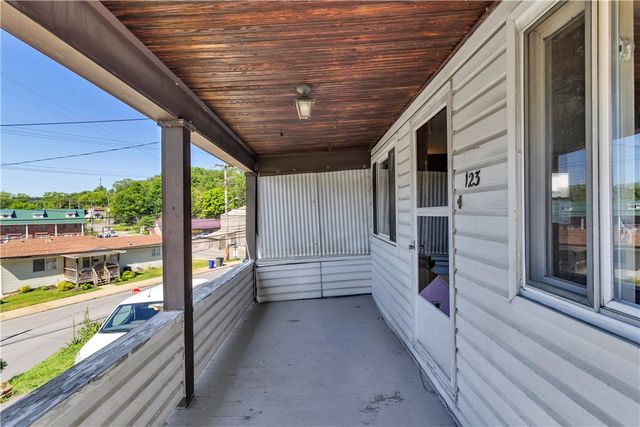 123 High St, Findlay Twp, PA 15126
