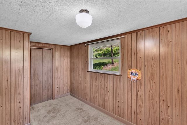 123 High St, Findlay Twp, PA 15126