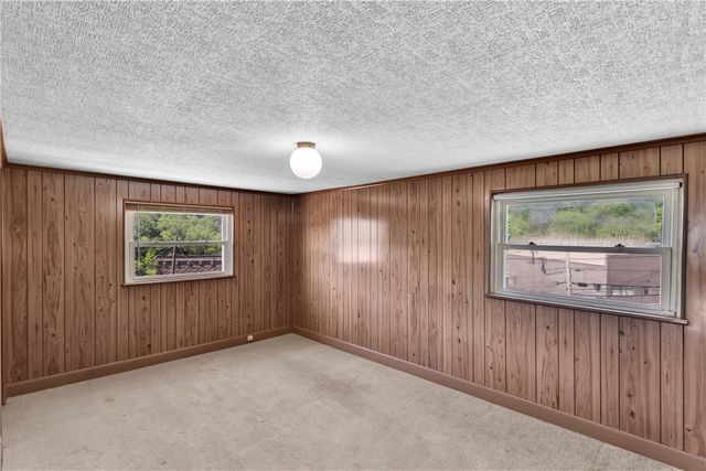 123 High St, Findlay Twp, PA 15126
