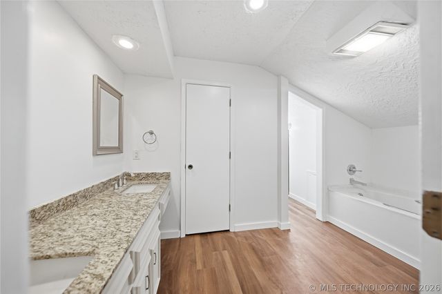3928 E 60th Place, Tulsa, OK 74135
