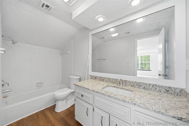 3928 E 60th Place, Tulsa, OK 74135