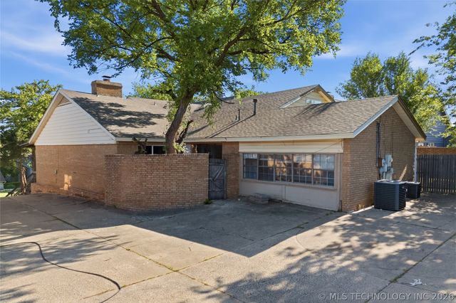 3928 E 60th Place, Tulsa, OK 74135