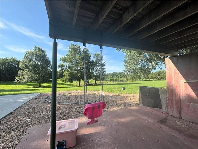 325 Lakeview Drive, Burlington, KS 66839