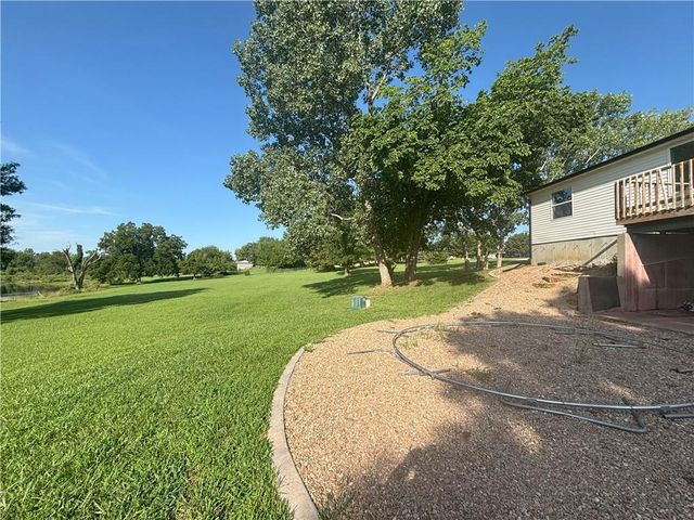 325 Lakeview Drive, Burlington, KS 66839