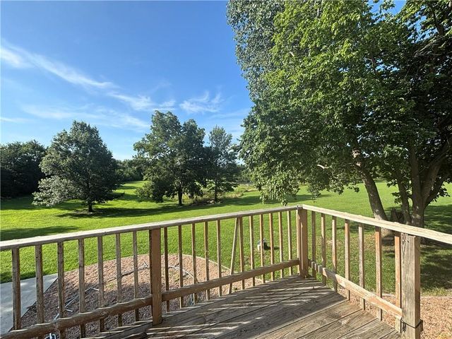 325 Lakeview Drive, Burlington, KS 66839