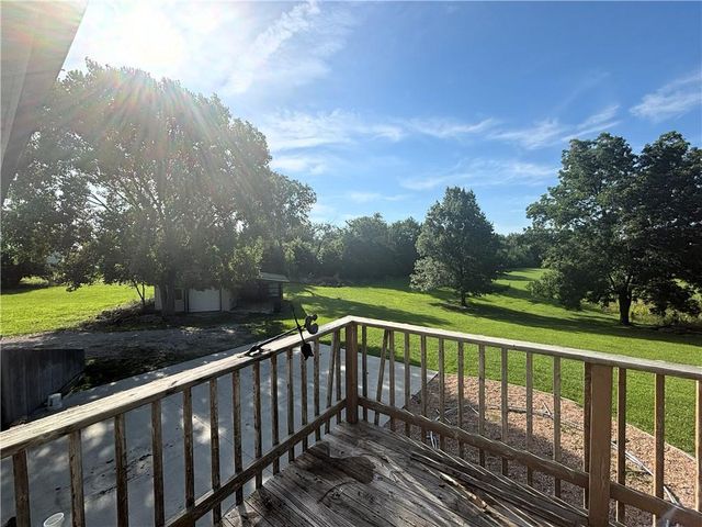 325 Lakeview Drive, Burlington, KS 66839