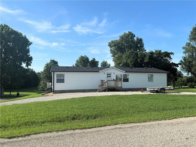 325 Lakeview Drive, Burlington, KS 66839