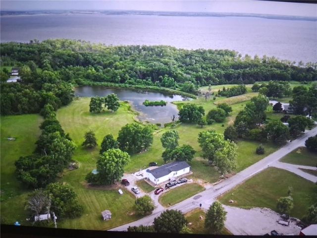 325 Lakeview Drive, Burlington, KS 66839