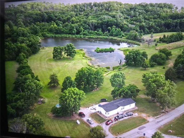325 Lakeview Drive, Burlington, KS 66839