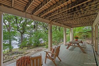 208 N Shore Drive, Oakwood Hills, IL 60013