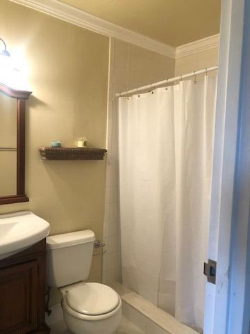 662 Saxony Trail N, Delray Beach, FL 33446