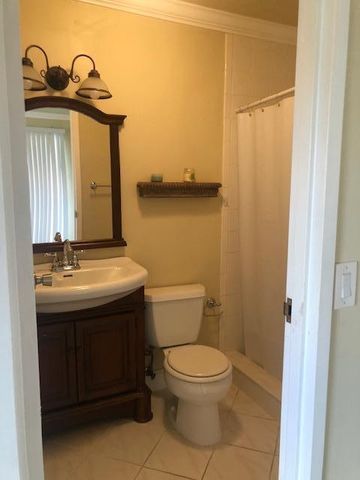 662 Saxony Trail N, Delray Beach, FL 33446