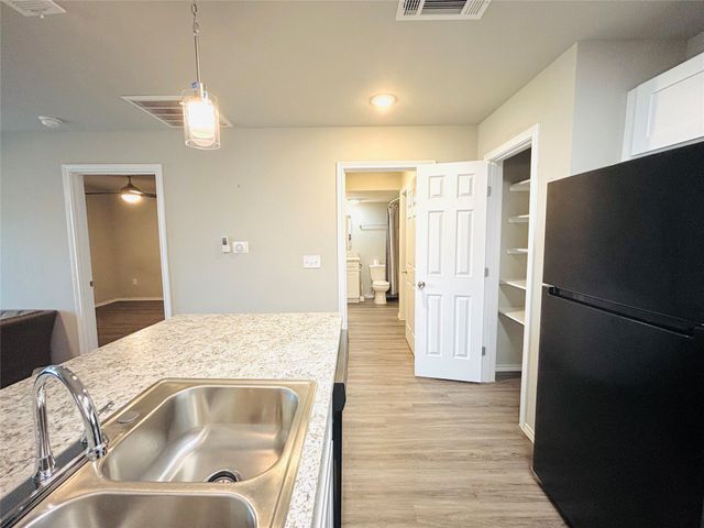 6108 Abrams Road 202, Dallas, TX 75231