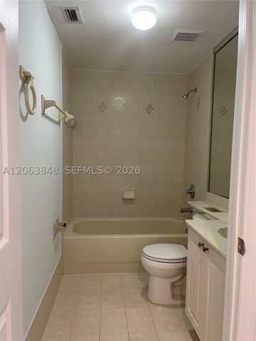 7380 NW 174th Ter 204, Hialeah, FL 33015