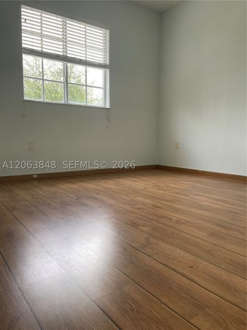 7380 NW 174th Ter 204, Hialeah, FL 33015