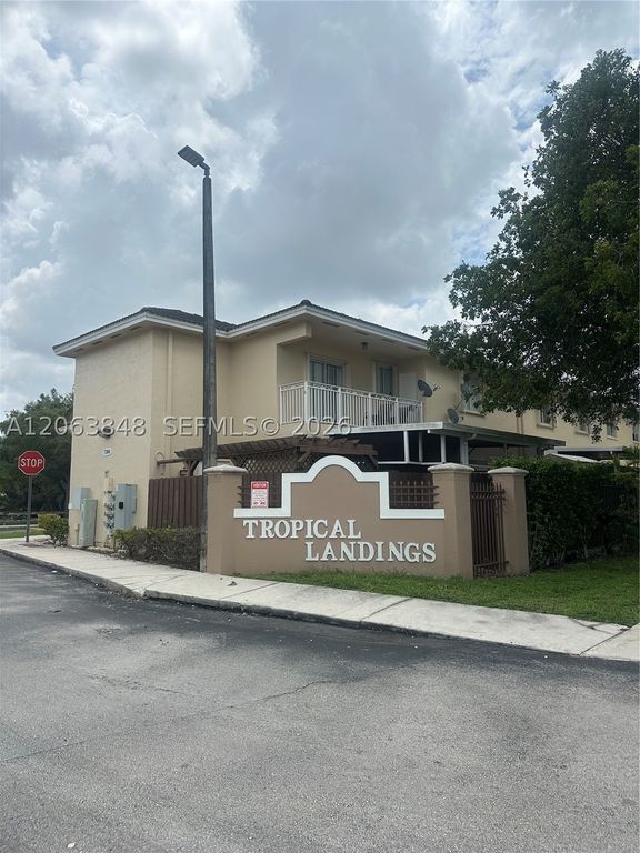 7380 NW 174th Ter 204, Hialeah, FL 33015