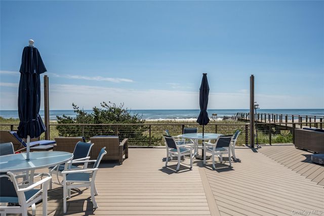 585 Dune A18, Westhampton, NY 11977