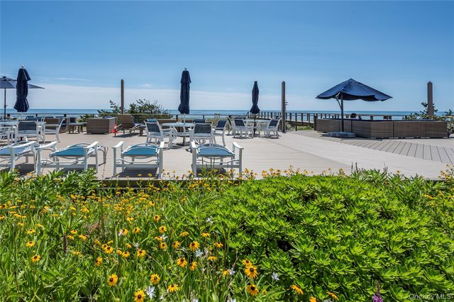 585 Dune A18, Westhampton, NY 11977