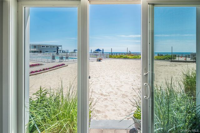 585 Dune A18, Westhampton, NY 11977