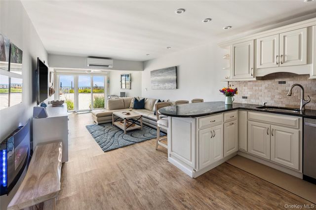 585 Dune A18, Westhampton, NY 11977