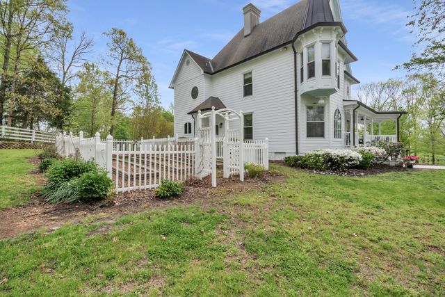 515 Cox Hollow Rd, Dover, TN 37058