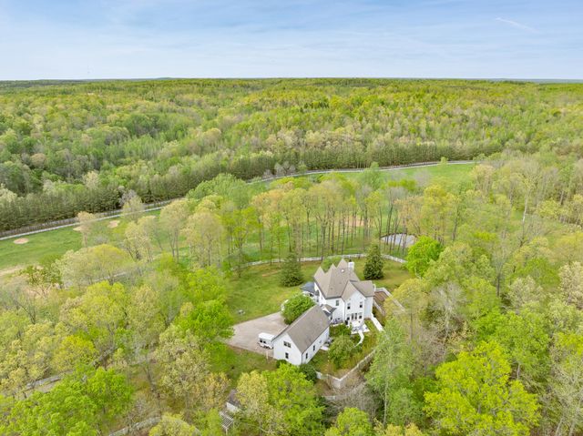 515 Cox Hollow Rd, Dover, TN 37058