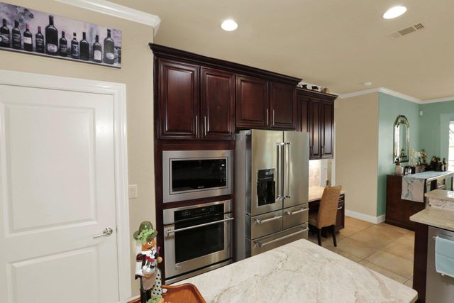 313 Hills Of Texas TRL, Georgetown, TX 78633