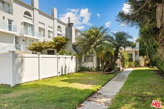 6732 W 86th Place, Los Angeles, CA 90045