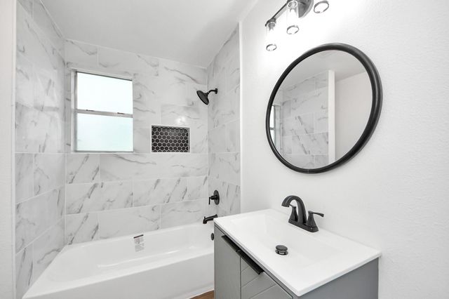 207 E Defee Avenue, Baytown, TX 77520