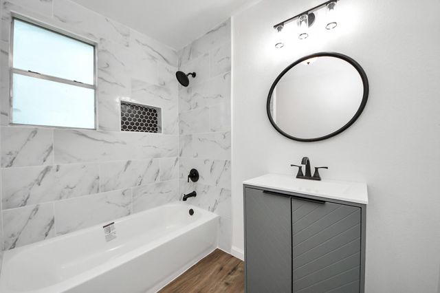 207 E Defee Avenue, Baytown, TX 77520