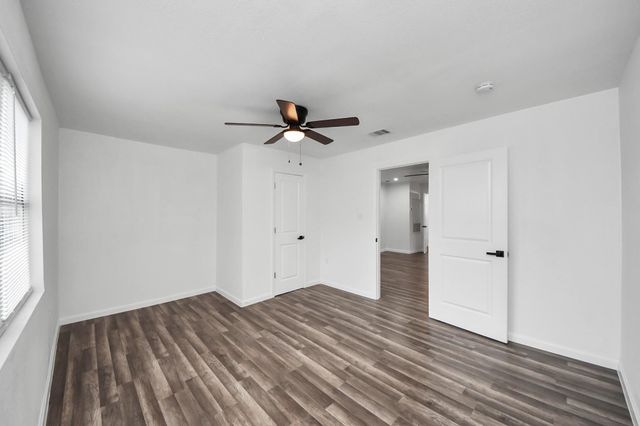 207 E Defee Avenue, Baytown, TX 77520