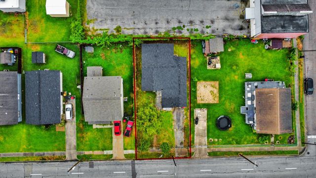 207 E Defee Avenue, Baytown, TX 77520