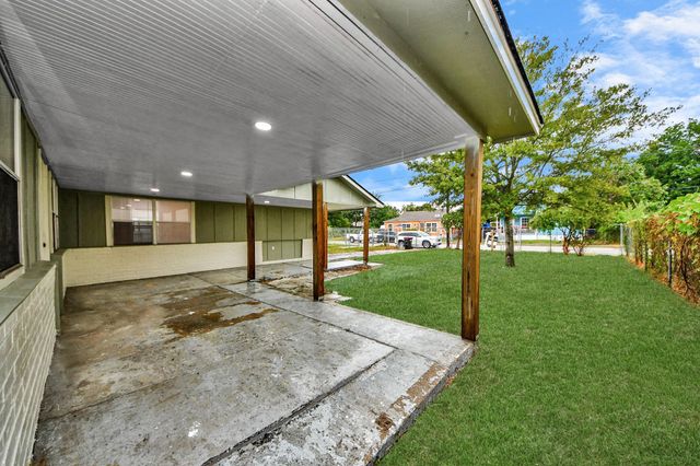 207 E Defee Avenue, Baytown, TX 77520