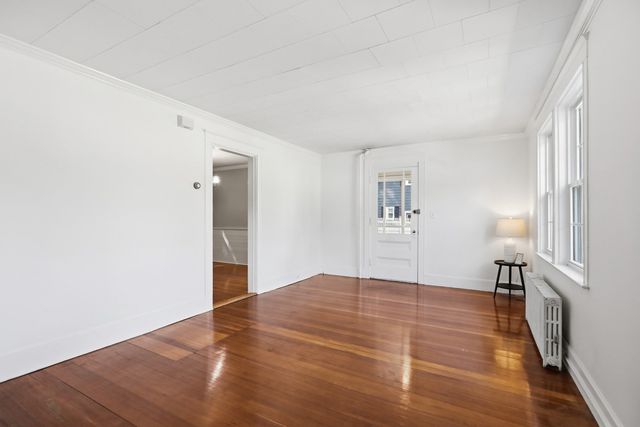 32 Enmore St, Andover, MA 01810