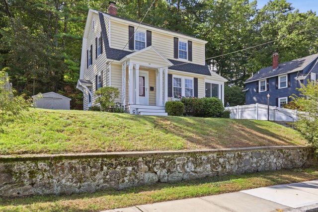 32 Enmore St, Andover, MA 01810