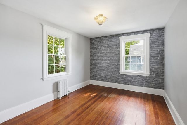 32 Enmore St, Andover, MA 01810
