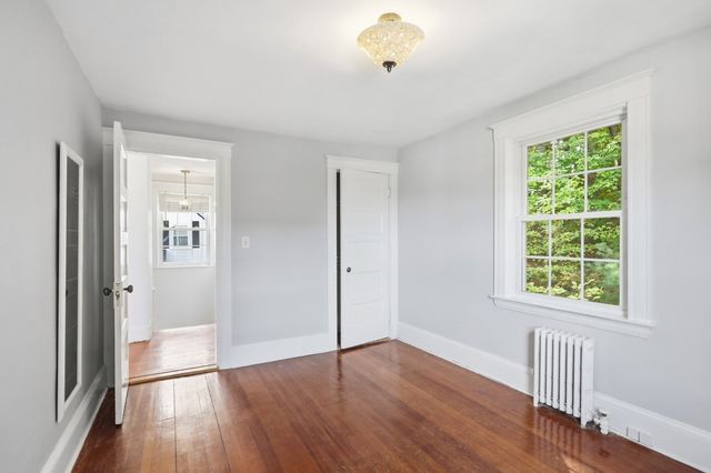 32 Enmore St, Andover, MA 01810