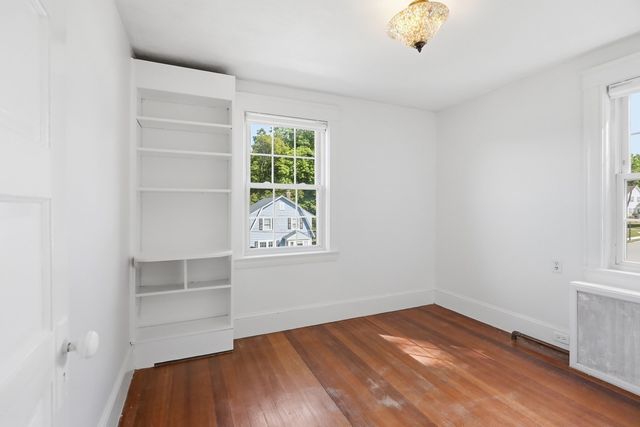 32 Enmore St, Andover, MA 01810