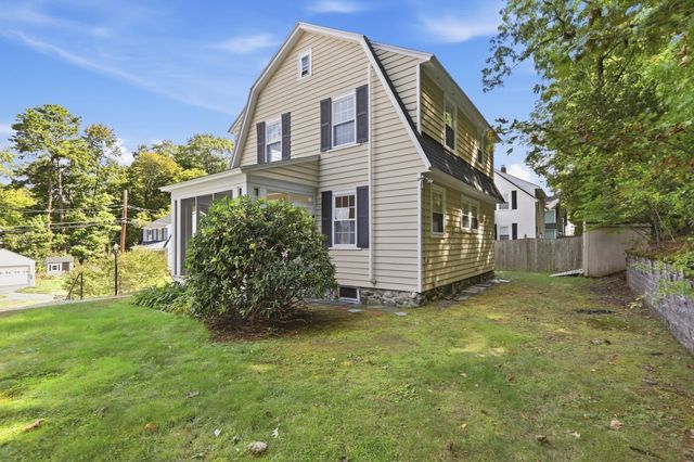 32 Enmore St, Andover, MA 01810