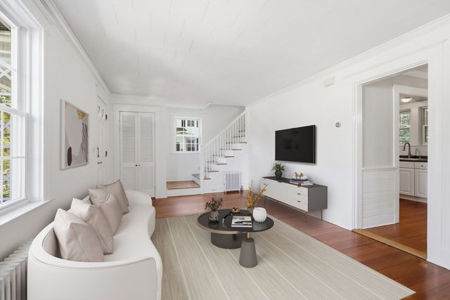 32 Enmore St, Andover, MA 01810