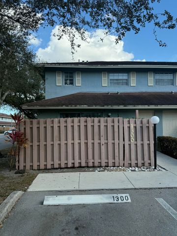 1300 Cypress Way W, Palm Springs, FL 33406