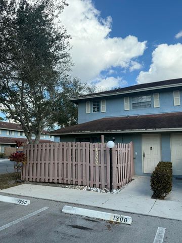 1300 Cypress Way W, Palm Springs, FL 33406