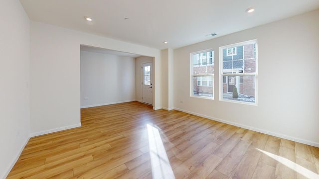 134 Yorktown Court, Libertyville, IL 60048