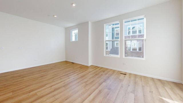 134 Yorktown Court, Libertyville, IL 60048