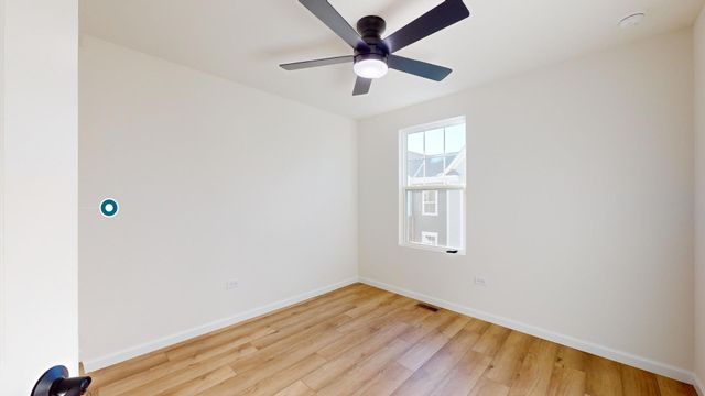 134 Yorktown Court, Libertyville, IL 60048