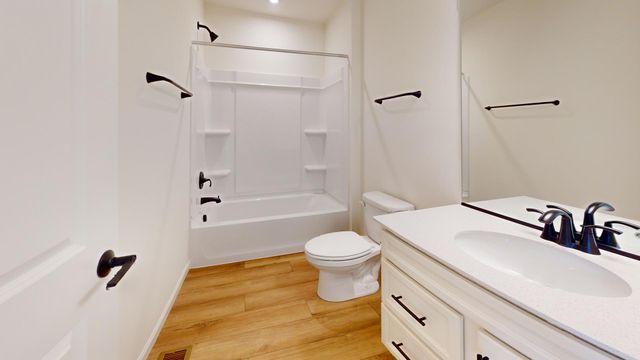 134 Yorktown Court, Libertyville, IL 60048