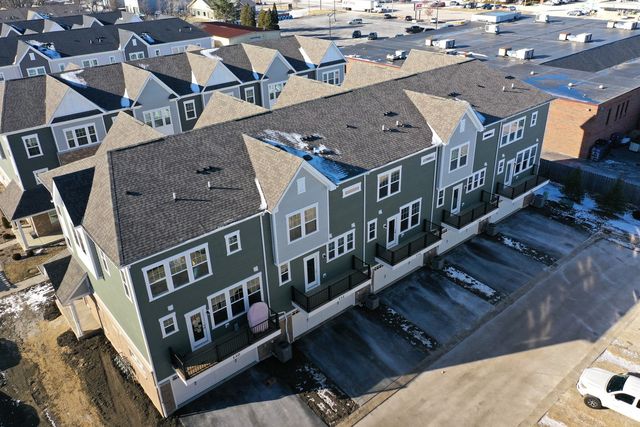 134 Yorktown Court, Libertyville, IL 60048