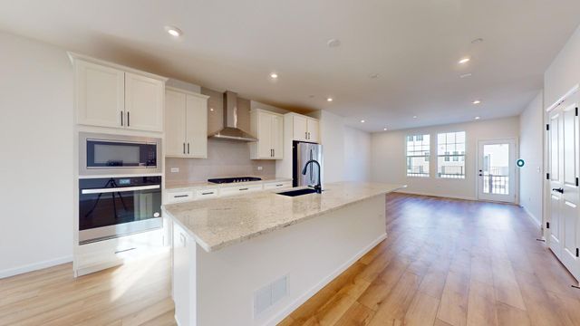 134 Yorktown Court, Libertyville, IL 60048