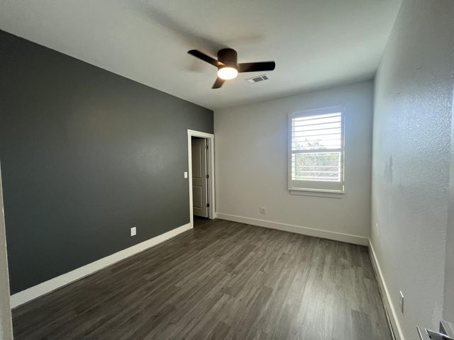 403 Summit Ridge DR N, Point Venture, TX 78645